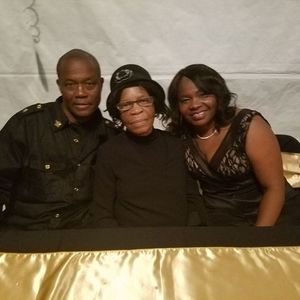 Meet your Posher, Joy